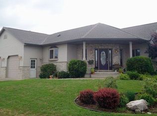 1088 Badger Ln, Waunakee, WI 53597