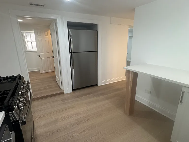 3719 N Sawyer Ave #B — Photo 8