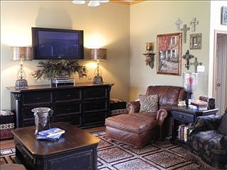 4th image of 601 Palo Duro Dr
