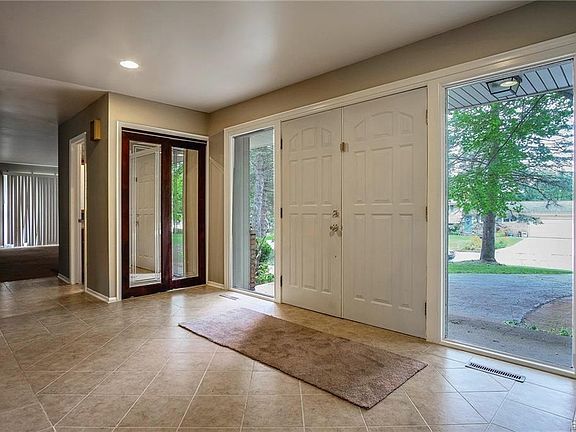 3rd image of 3304 Moraine Dr