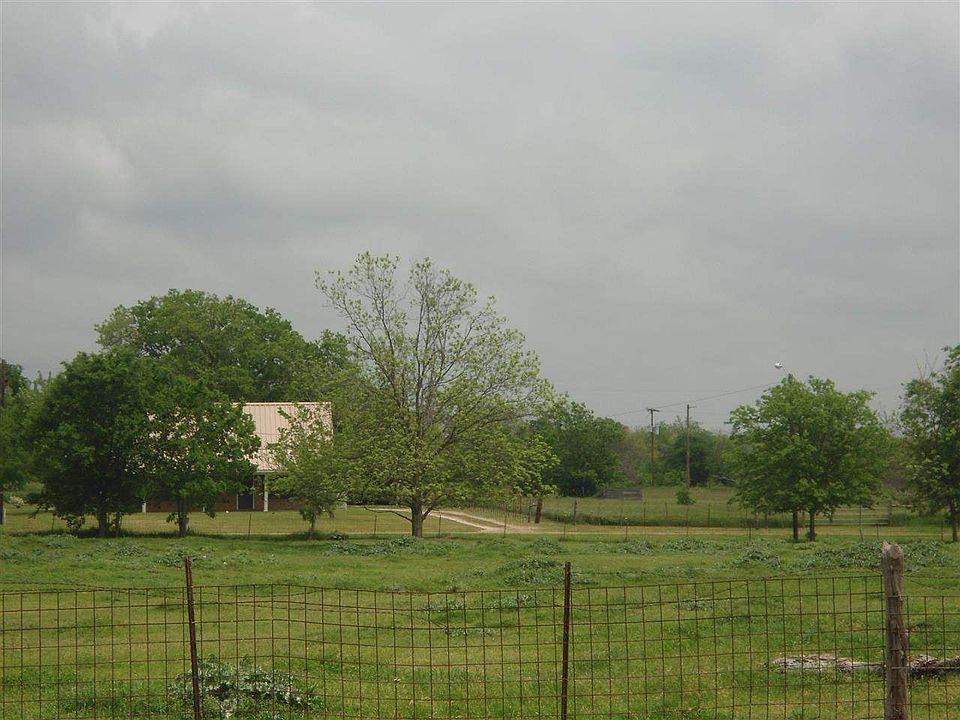 2nd image of 107 N Avenue D