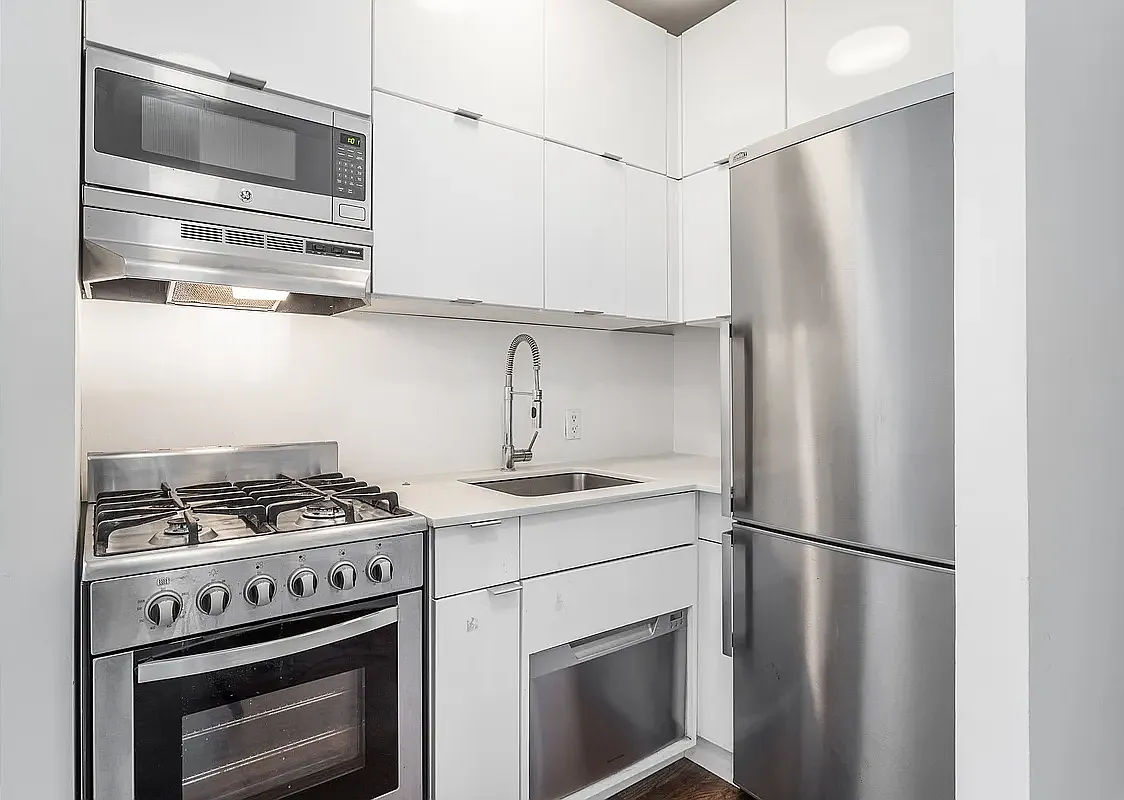 117 East 7th Street — Photo 1