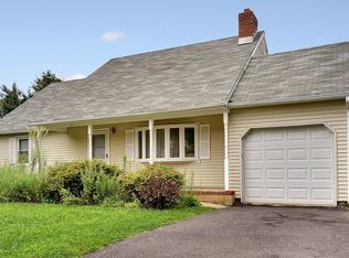 4 Strawberry Ln, Piscataway, NJ 08854