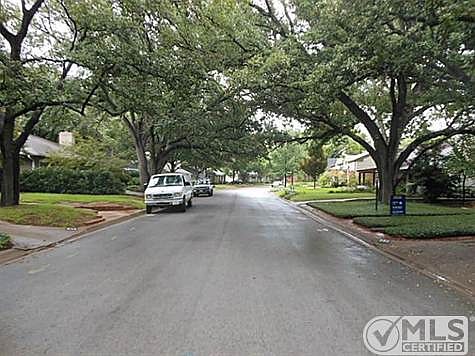 3rd image of 636 Westwood Ave