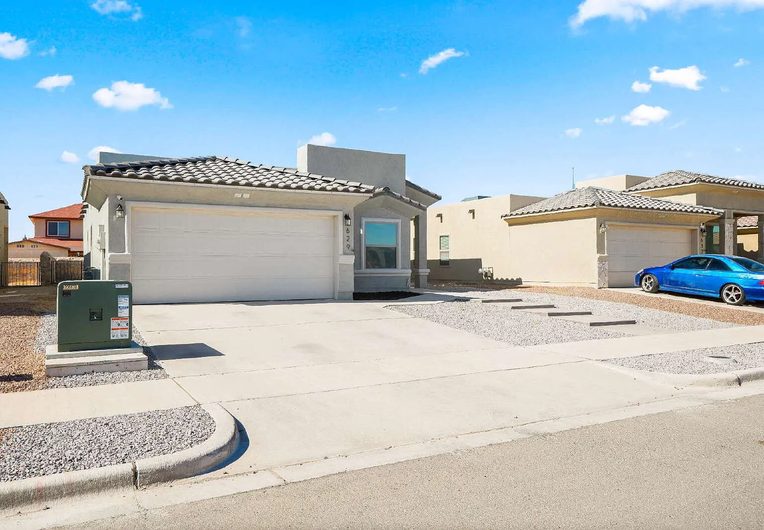 3 bed, 2.0 bath, 1477 sqft, $1,790 — Photo 3