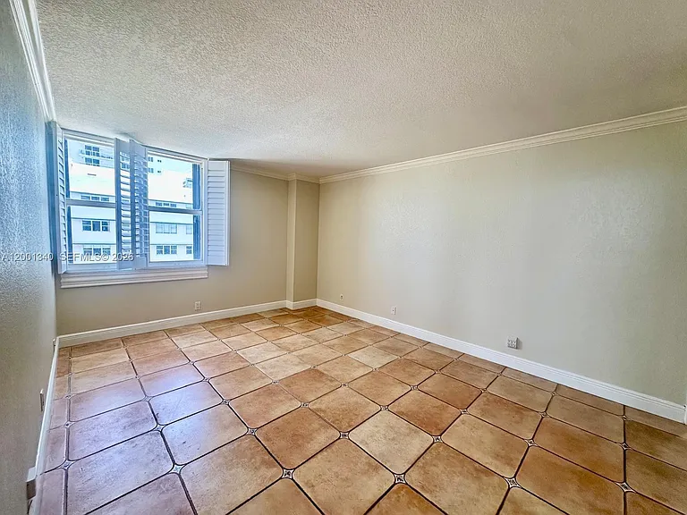 2555 Collins Ave #711 — Photo 6