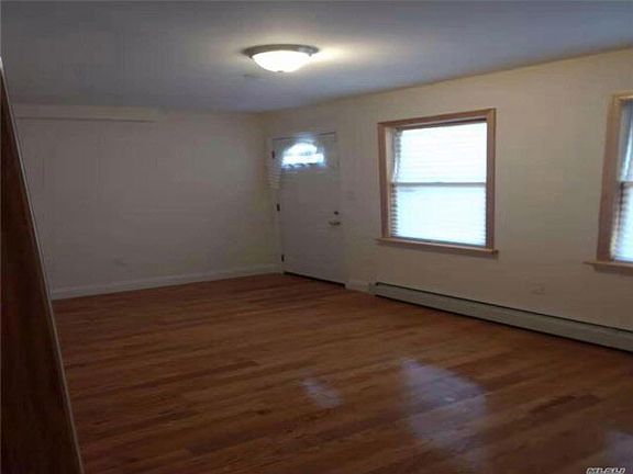 5th image of 21521 Hollis Ave