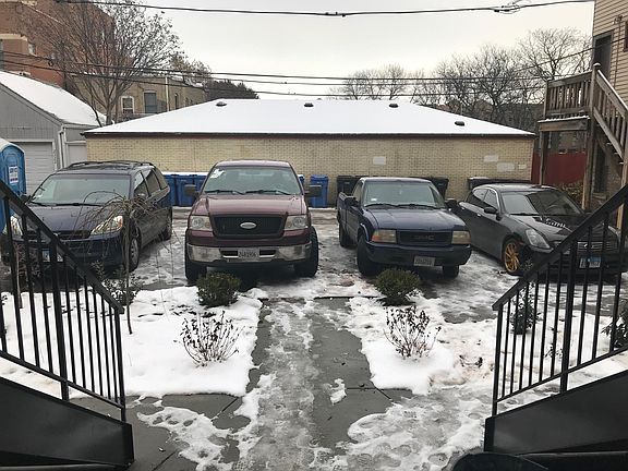 5th image of 2317 N Southport Ave #3S