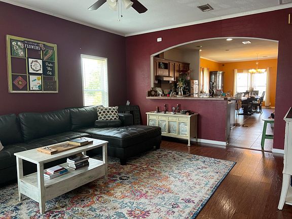 3rd image of 301 Mink Dr
