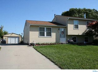 226 Ember Dr, Oregon, OH 43616