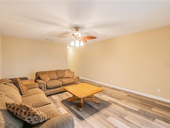 4th image of 3871 Island Way St