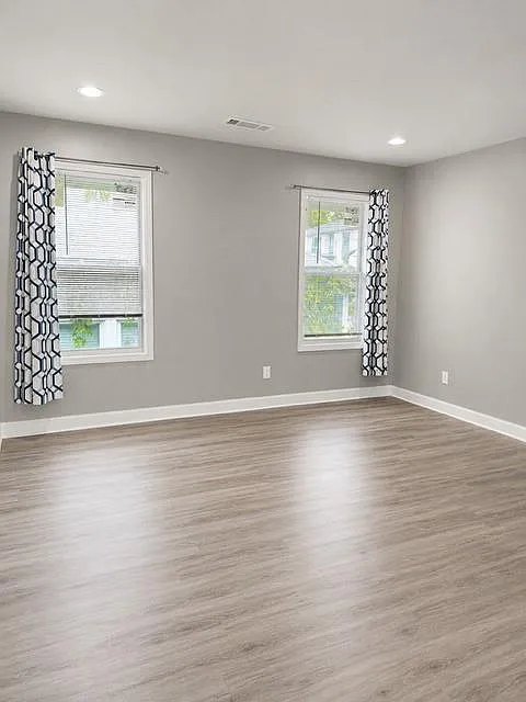 3 bed, 2.0 bath, 1026 sqft, $1,650 — Photo 4