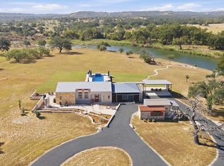 4273 N Morris Ranch Rd, Fredericksburg, TX 78624