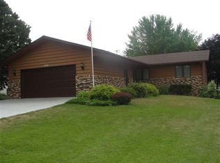1957 Summit Ave, Worthington, MN 56187