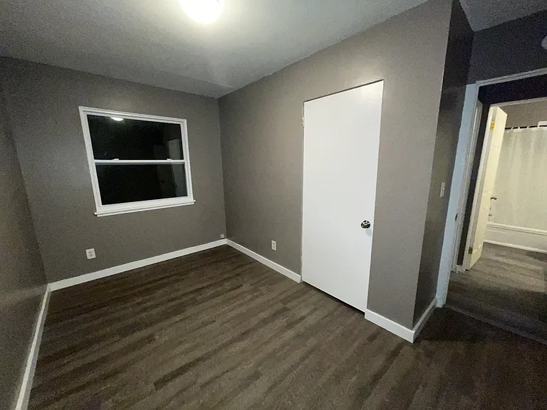 1099 Brown St — Photo 7