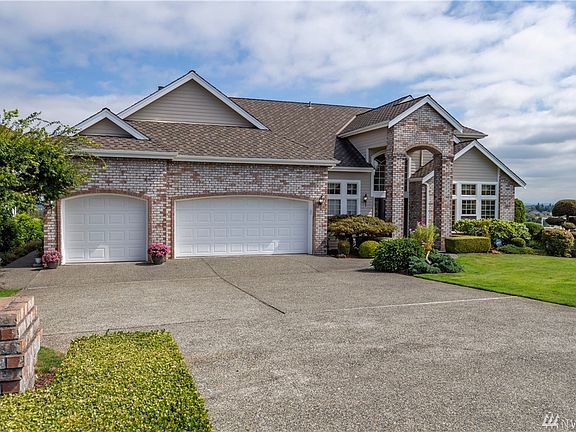2nd image of 5301 Orca Dr NE