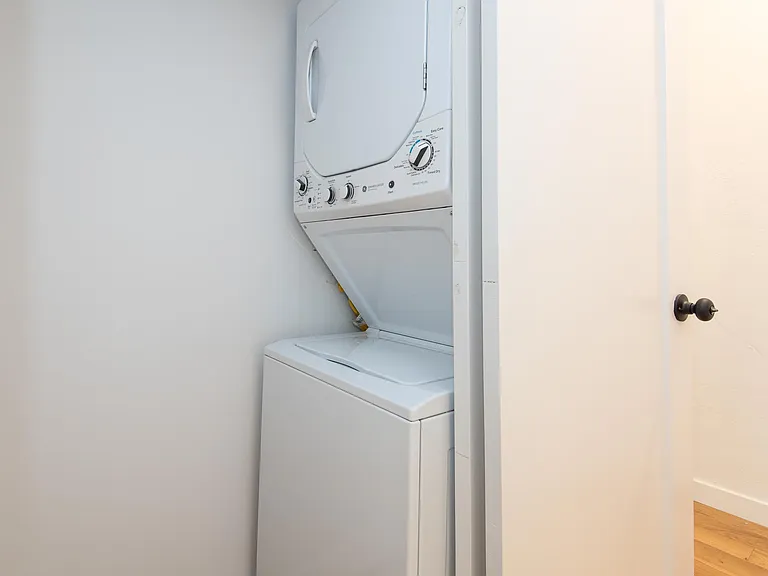 409 N Genesee Ave #3 — Photo 12