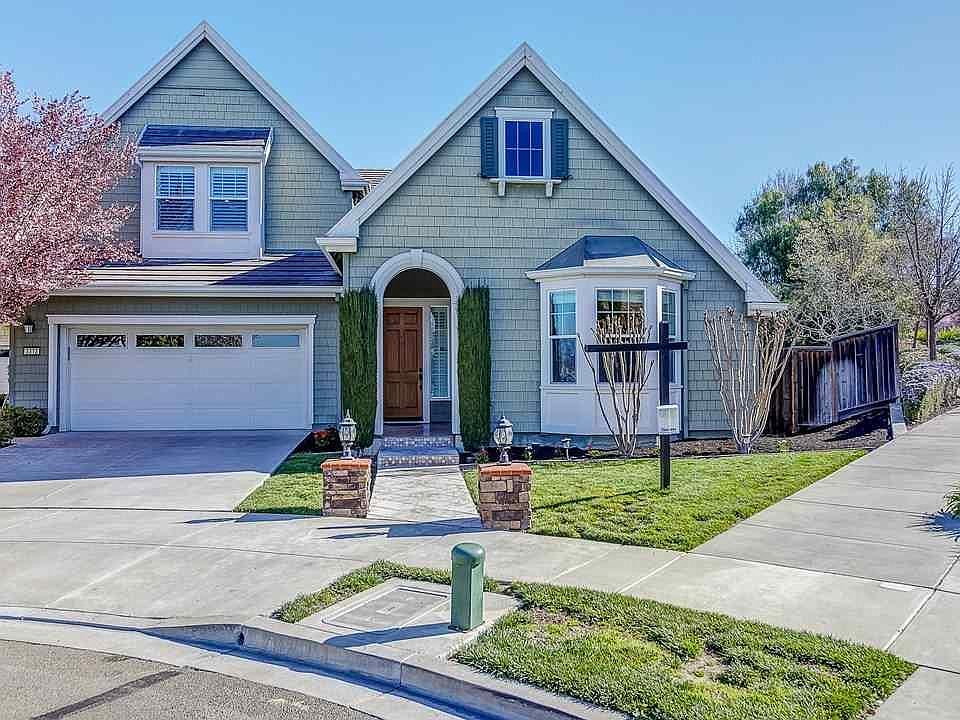 2nd image of 3312 Glencoe Cir