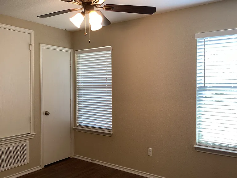 113 Hays Forest Cv — Photo 9