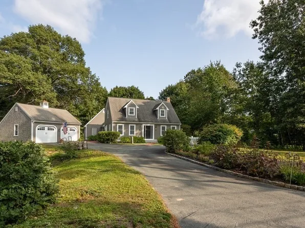 43 Temple St, Duxbury, MA 02332