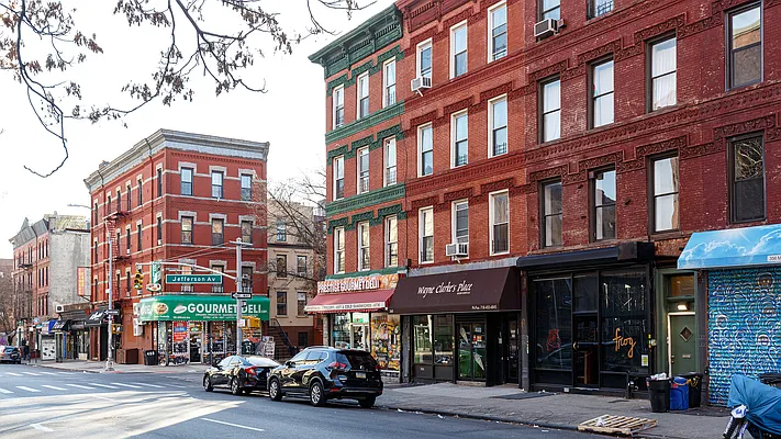 Rented by Nooklyn NYC LLC | media 46