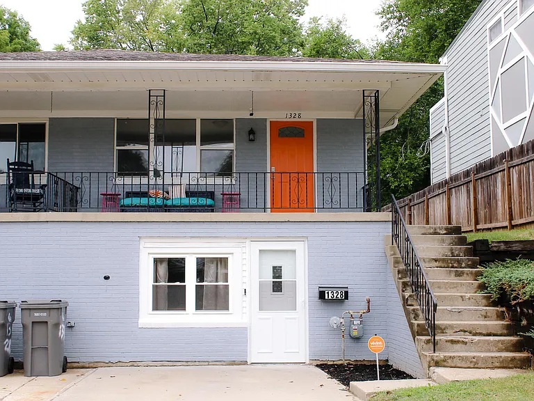 1330 Laurel St #1330 — Photo 9