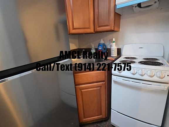 5th image of 64 Hudson St #2