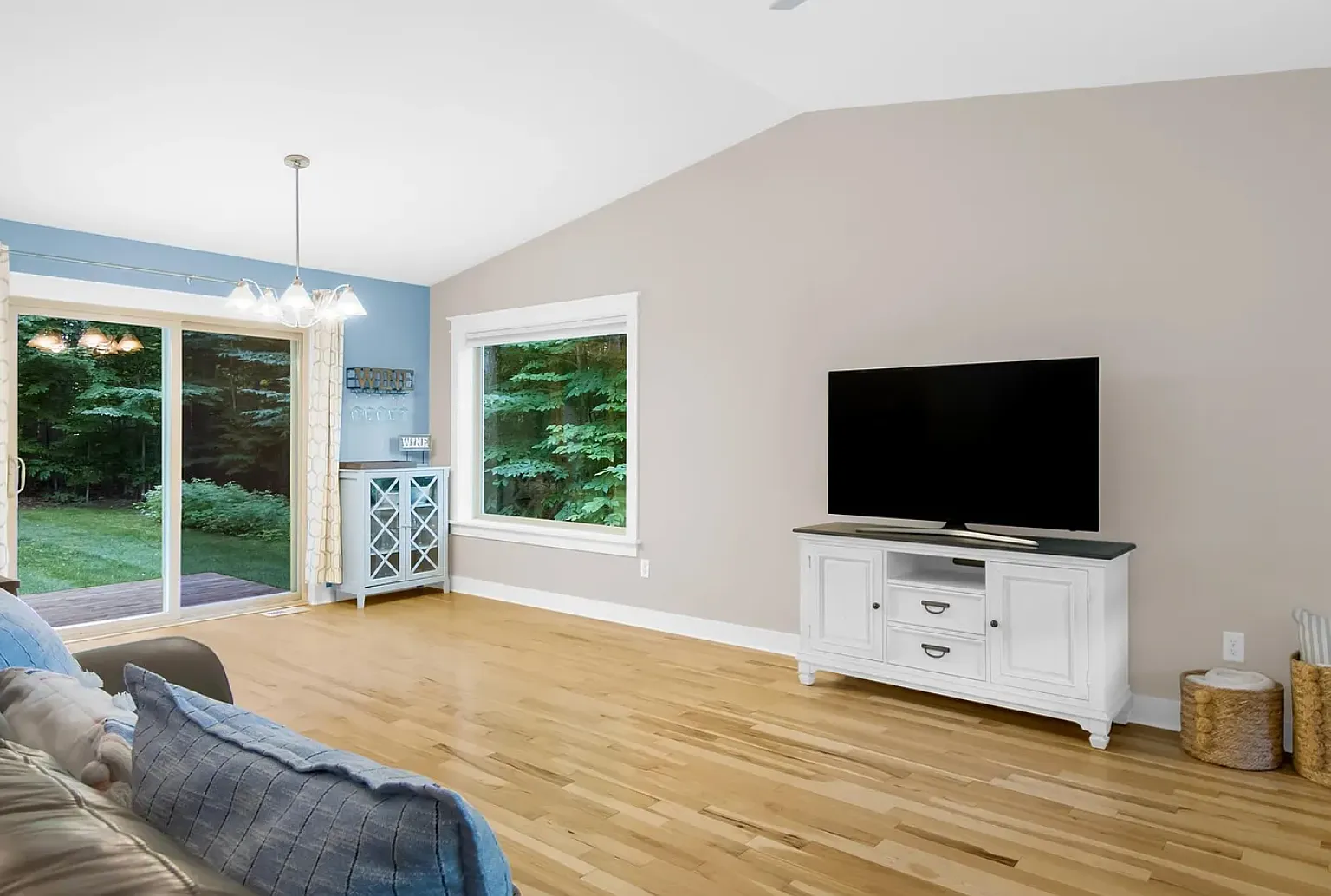 3 bed, 2000 sqft, $2,800 — Photo 4