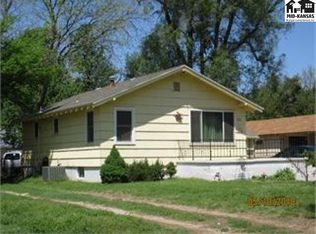 711 N Pierce St, Hutchinson, KS 67501