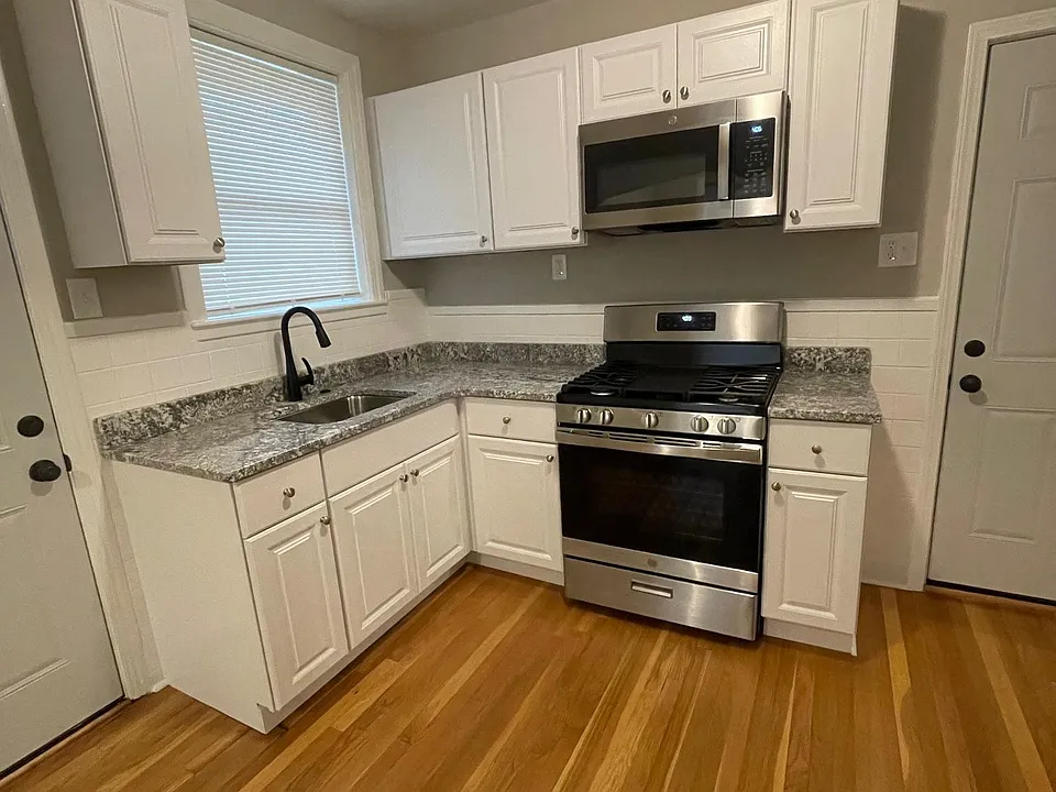 2820 Oakland Ave #2N