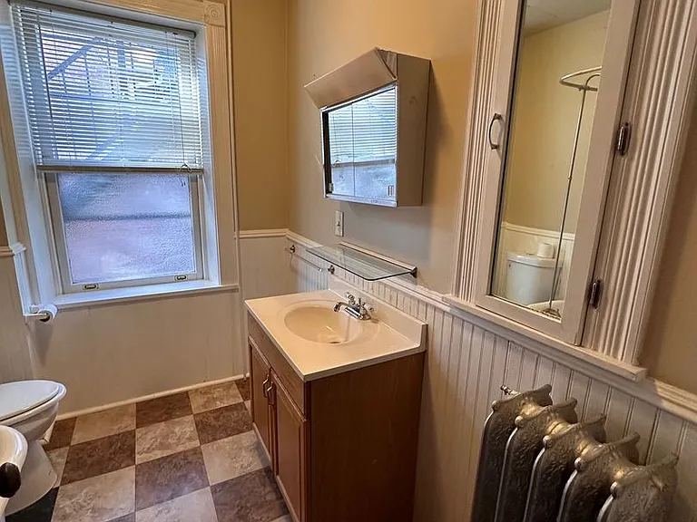 124 E Main St — Photo 6