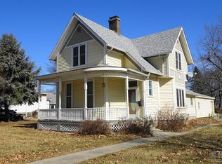 808 East St, Grinnell, IA 50112