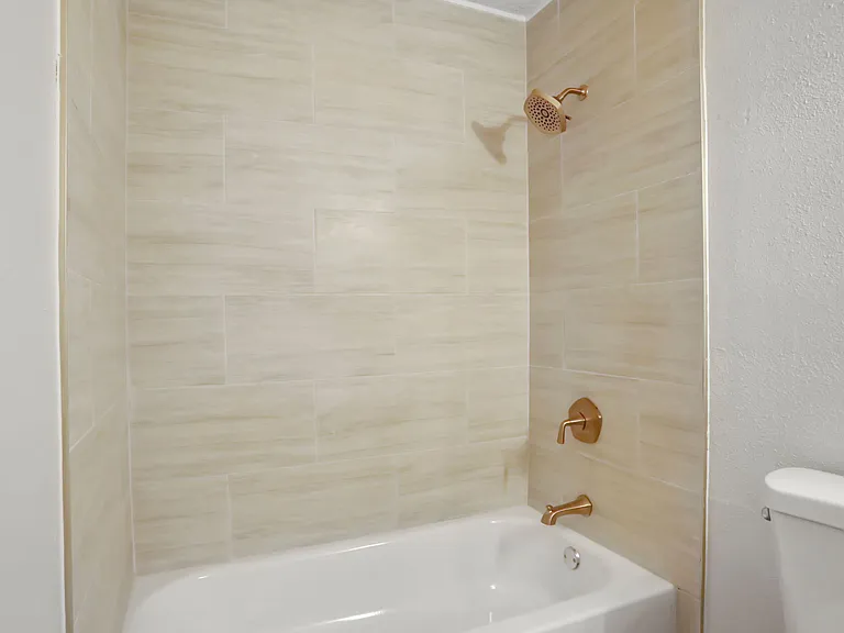 4404 Key Largo Dr — Photo 10