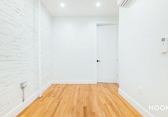 4th image of 307 Troutman St #1L