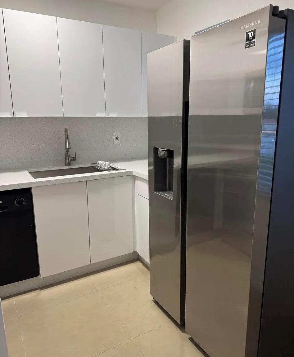 2 bed, 779 sqft, $2,400 — Photo 3