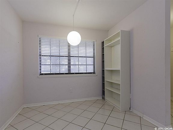 3rd image of 638 NE 8th Ave