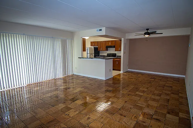 Ashley Apartments — Photo 57
