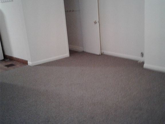 3rd image of 202 E 33rd St #1