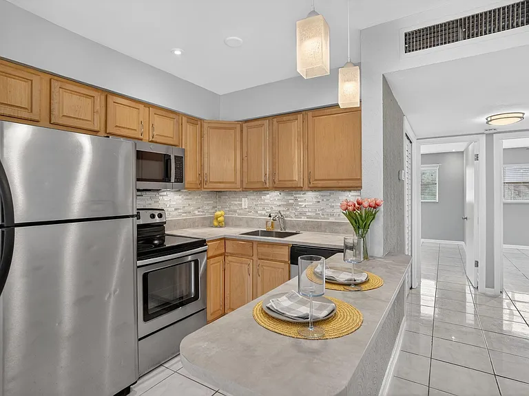 4051 NE 13th Ave #77 — Photo 8