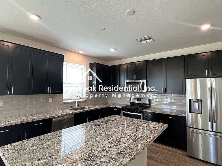 3236 Sunny Gate Ln — Photo 12