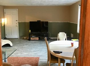 1828 North Ave APT 1, Niagara Falls, NY 14305