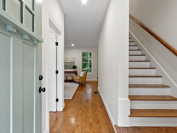 5th image of 96 King St
