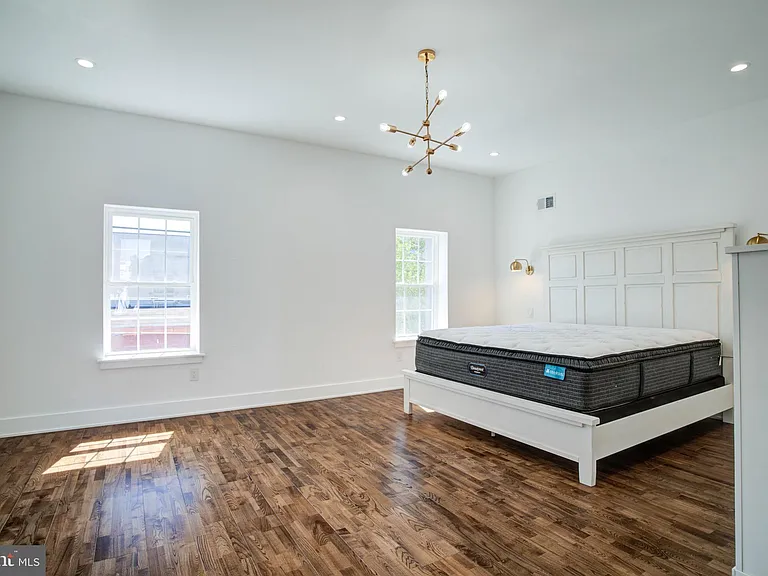 3038 Salmon St — Photo 21