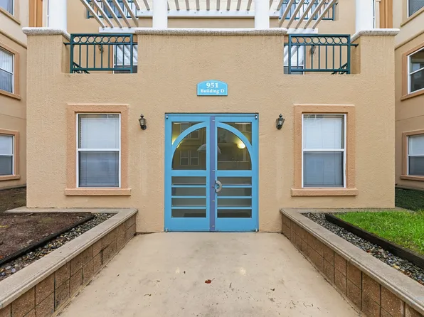 951 S 12th St APT 220, San Jose, CA 95112