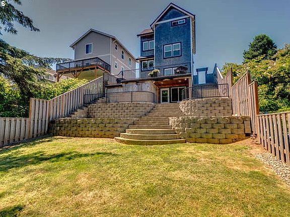 3rd image of 3232 SW Beach Ave