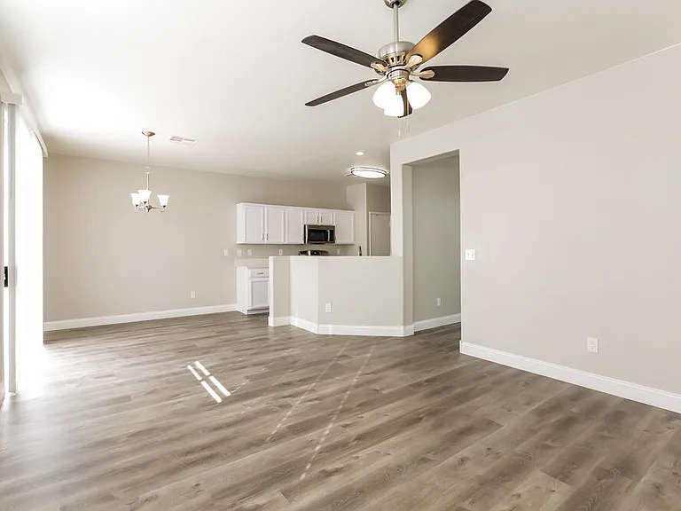 10643 Solar Hawk Ave — Photo 5