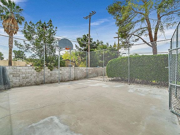 4th image of 2431 Karli Dr