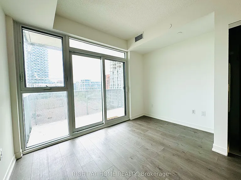 20 Richardson St #404 — Photo 14