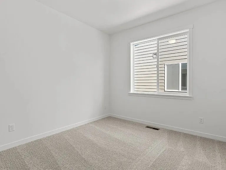 718 Tigerlily St — Photo 18