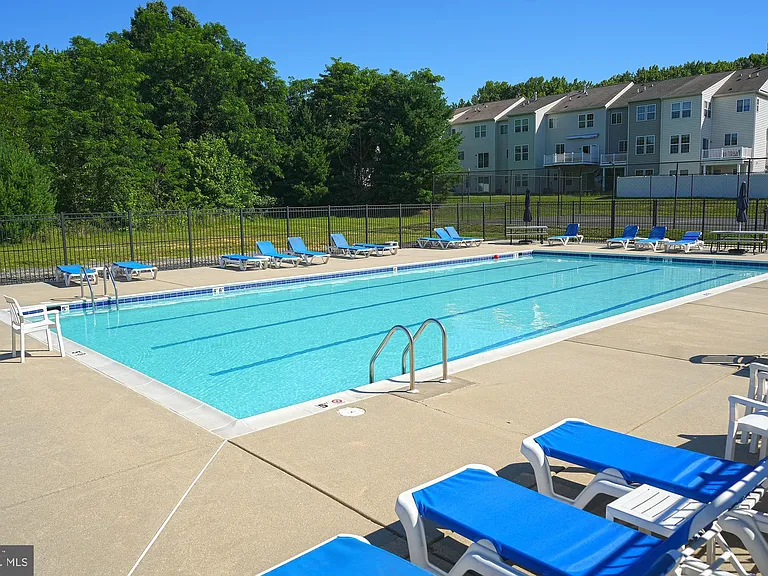 1670 Mohegan Dr #B — Photo 41